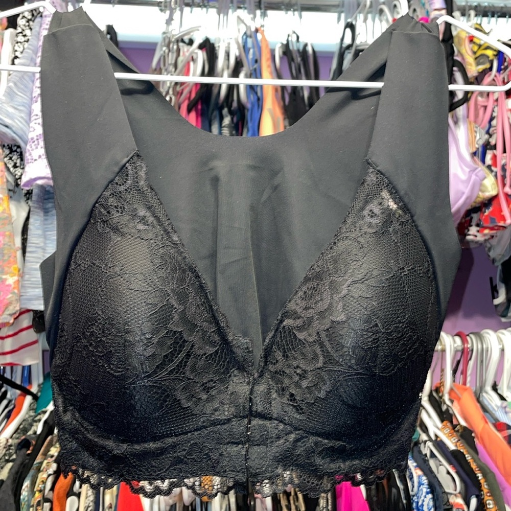 NEW Black Triple clasp BRA soft no lines back size says 3XL chine it’s a Med fit